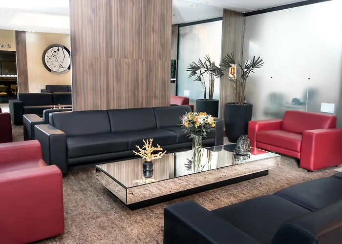Monaco Hotel & Convention By Easy Class